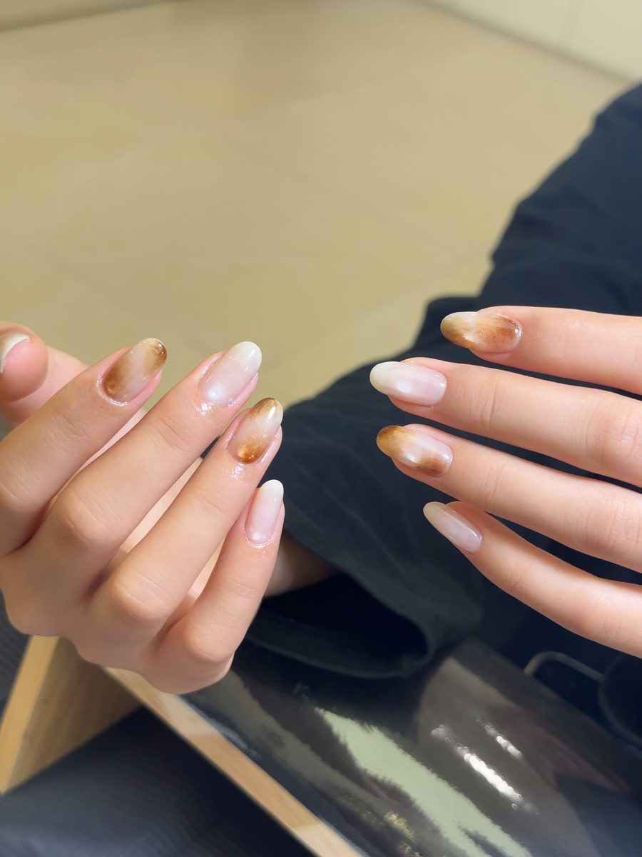 三月初九美甲·新中式精品店的棕金猫眼长甲客片