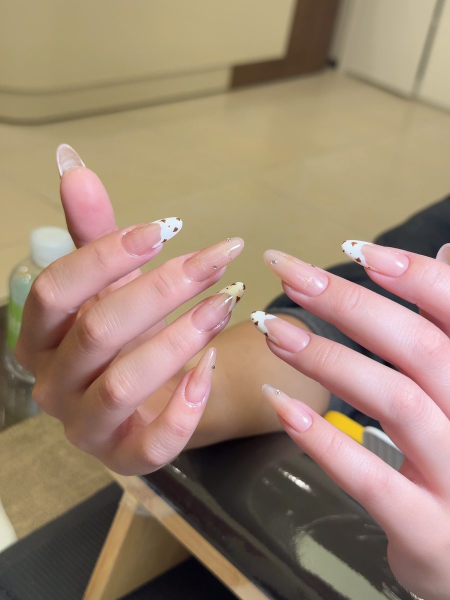 三月初九美甲·新中式精品店的裸透豹纹法式尖甲客片