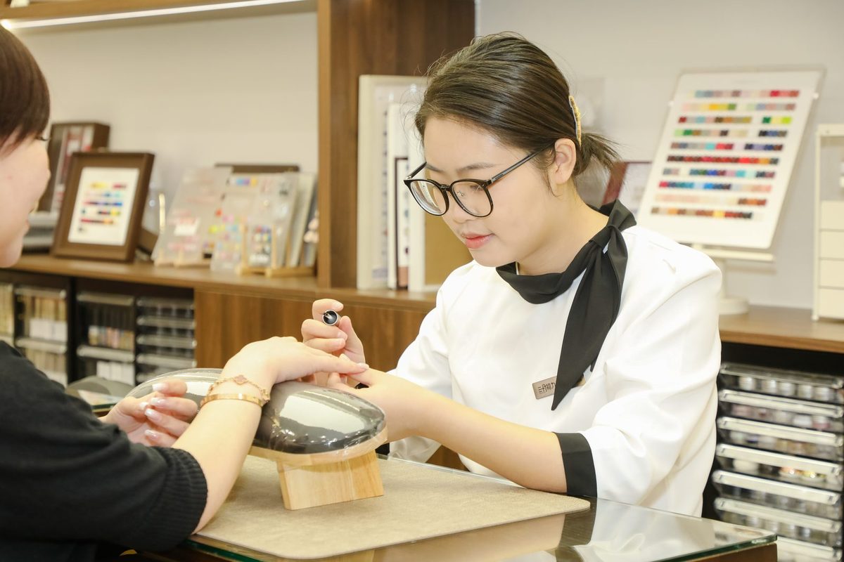 三月初九美甲·新中式精品店的手部护理服务